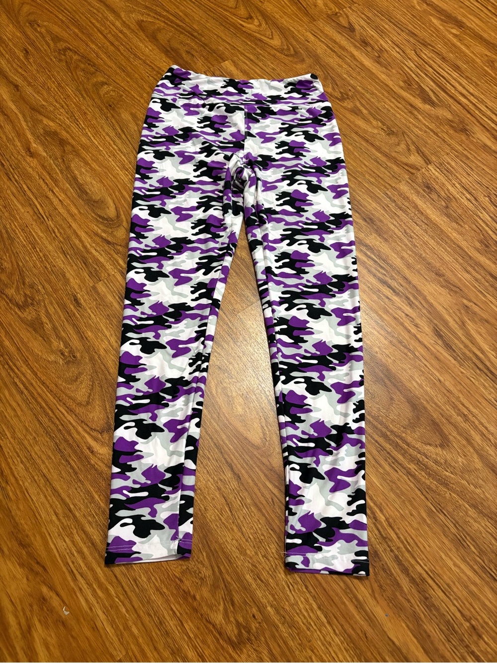 RARE LuLaRoe Camo Women’s Purple, Black, Light Pink & Gray Camouflage Leggings